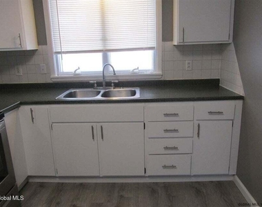 7 Elgin Street - Photo Thumbnail 16