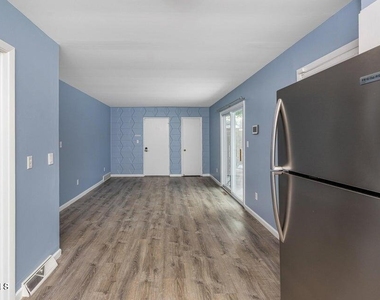 7 Elgin Street - Photo Thumbnail 3