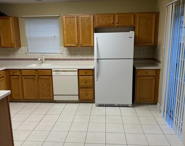 193 Fountayne Lane - Photo Thumbnail 4