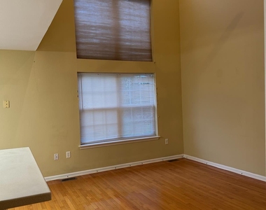 193 Fountayne Lane - Photo Thumbnail 5
