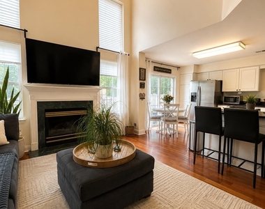 353 Cynthia Lane - Photo Thumbnail 7