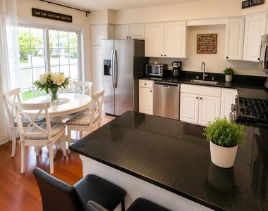 353 Cynthia Lane - Photo Thumbnail 8