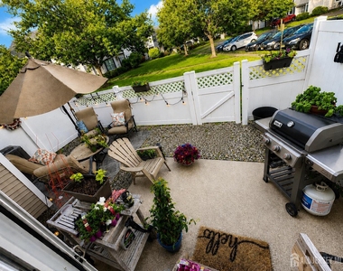 353 Cynthia Lane - Photo Thumbnail 17