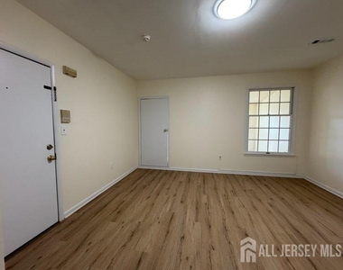 431-437 Main Street - Photo Thumbnail 2