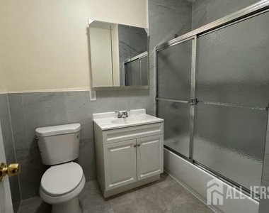 431-437 Main Street - Photo Thumbnail 8