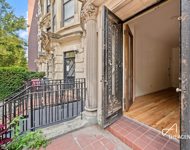 41 W 85th Street - Photo Thumbnail 3