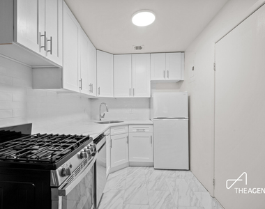 41 W 85th Street - Photo Thumbnail 1
