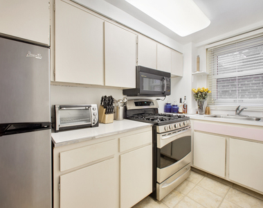 3 Sheridan Square - Photo Thumbnail 3