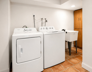 10-13 47th Avenue - Photo Thumbnail 5