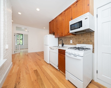 340 W 17th Street - Photo Thumbnail 7