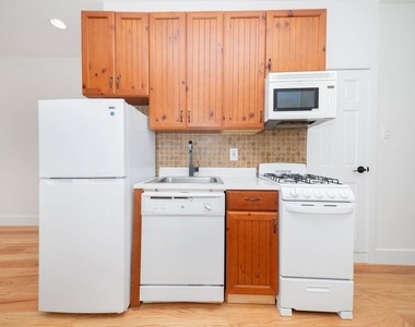 340 W 17th Street - Photo Thumbnail 10