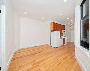 340 W 17th Street - Photo Thumbnail 8