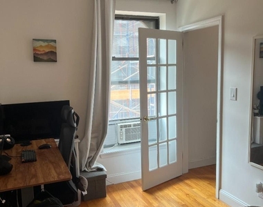 167 W 76th Street - Photo Thumbnail 4