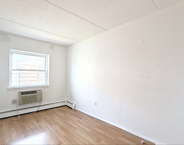317 E 119th Street - Photo Thumbnail 6
