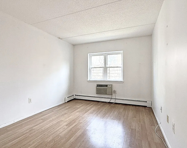 317 E 119th Street - Photo Thumbnail 4