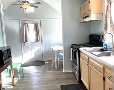 221 Madison Street - Photo Thumbnail 9