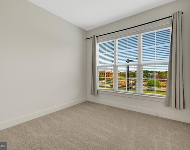 11247 Beaker Street - Photo Thumbnail 24