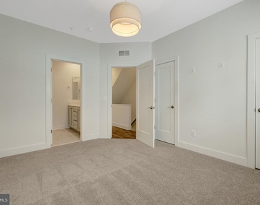 11247 Beaker Street - Photo Thumbnail 19