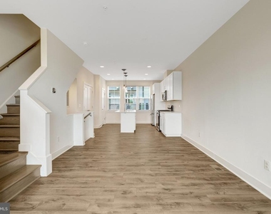 11247 Beaker Street - Photo Thumbnail 10
