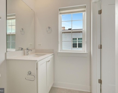 11247 Beaker Street - Photo Thumbnail 32