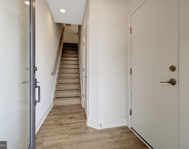 11247 Beaker Street - Photo Thumbnail 5