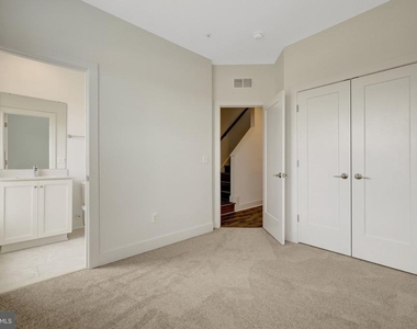 11247 Beaker Street - Photo Thumbnail 25