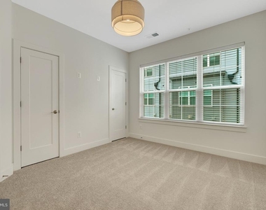 11247 Beaker Street - Photo Thumbnail 18