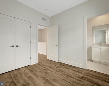 11247 Beaker Street - Photo Thumbnail 30