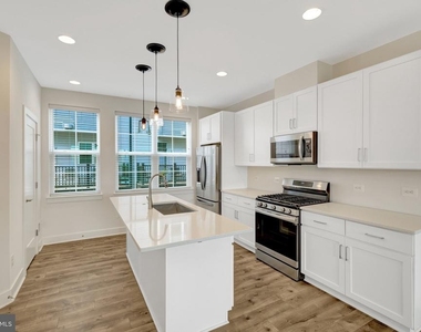 11247 Beaker Street - Photo Thumbnail 14