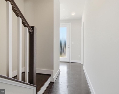 14566 Lake Vista Drive - Photo Thumbnail 3