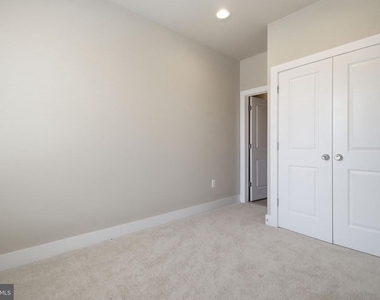 14566 Lake Vista Drive - Photo Thumbnail 4