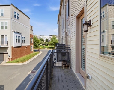14566 Lake Vista Drive - Photo Thumbnail 12