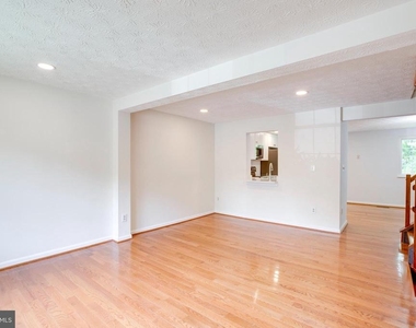 1604 Barnstead Drive - Photo Thumbnail 4