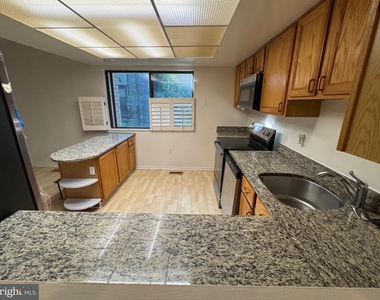 5808 Jacksons Oak Court - Photo Thumbnail 8
