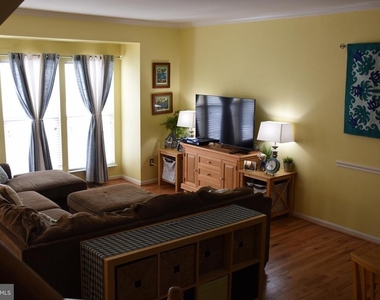 6503 Waldo Court - Photo Thumbnail 2