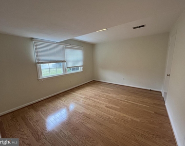 6301 Evermay Drive - Photo Thumbnail 12