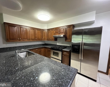 6301 Evermay Drive - Photo Thumbnail 5