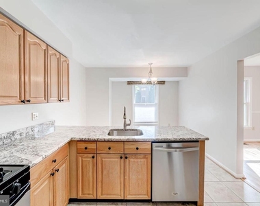 7208 Burton Hill Court - Photo Thumbnail 6