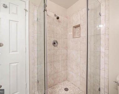 7208 Burton Hill Court - Photo Thumbnail 22