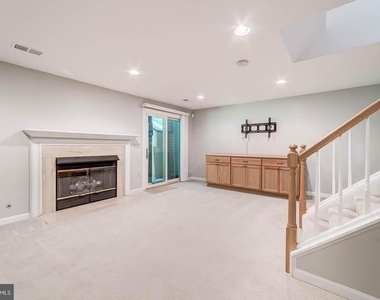 7208 Burton Hill Court - Photo Thumbnail 19
