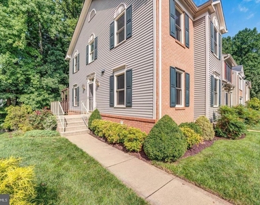 7208 Burton Hill Court - Photo Thumbnail 28