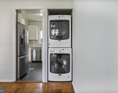 1635 Ripon Place - Photo Thumbnail 7