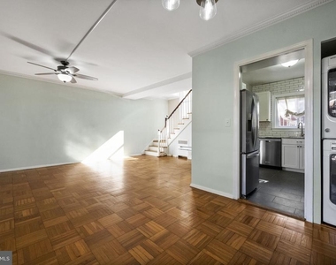 1635 Ripon Place - Photo Thumbnail 6