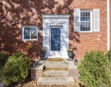 1635 Ripon Place - Photo Thumbnail 2