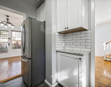 1635 Ripon Place - Photo Thumbnail 11