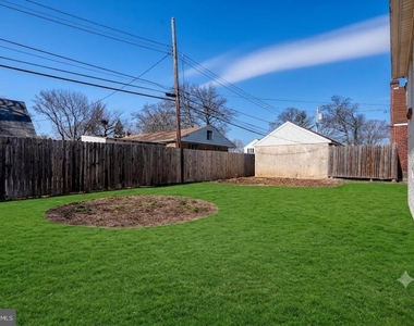 32 Bonsall Avenue - Photo Thumbnail 3