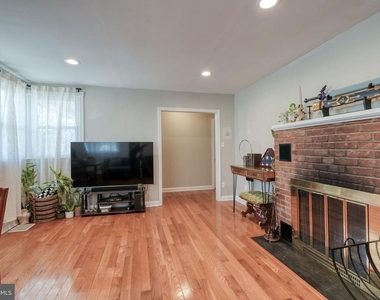 32 Bonsall Avenue - Photo Thumbnail 8