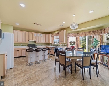 537 Riggs Avenue - Photo Thumbnail 7