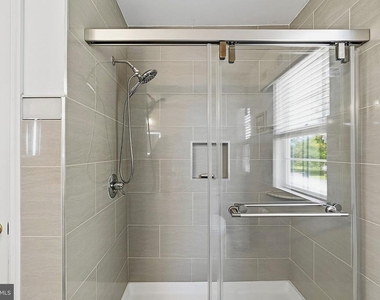 537 Riggs Avenue - Photo Thumbnail 24