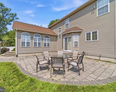 537 Riggs Avenue - Photo Thumbnail 29